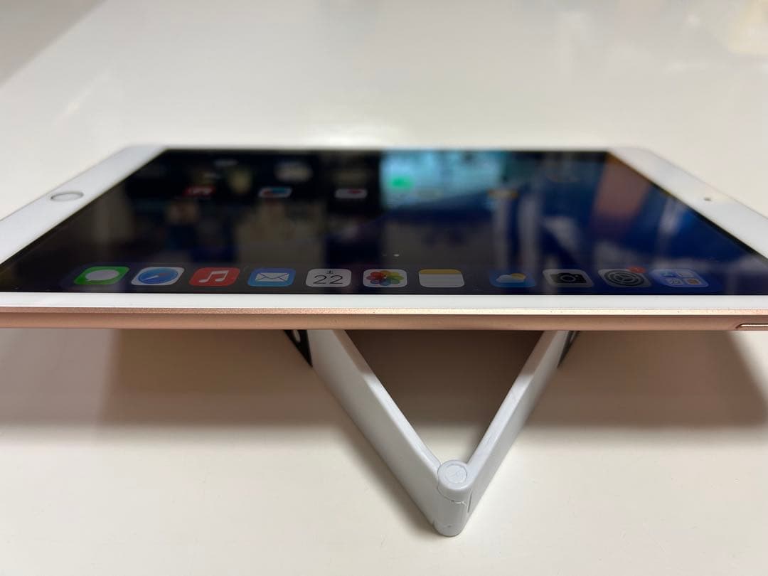 iPad 10.2インチ Wi-Fi 32GB ゴールド 第8世代　おまけあり