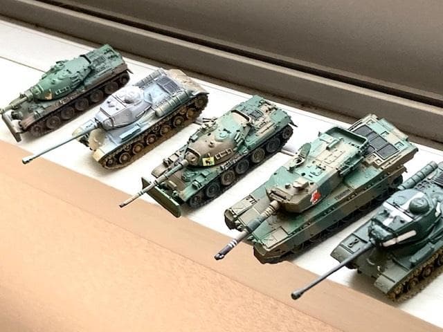 WORLD TANK　MUSEUM　By Takara　制作　海洋堂　2003年