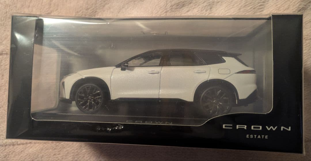 トヨタ CROWN ESTATE ミニカー ホワイト