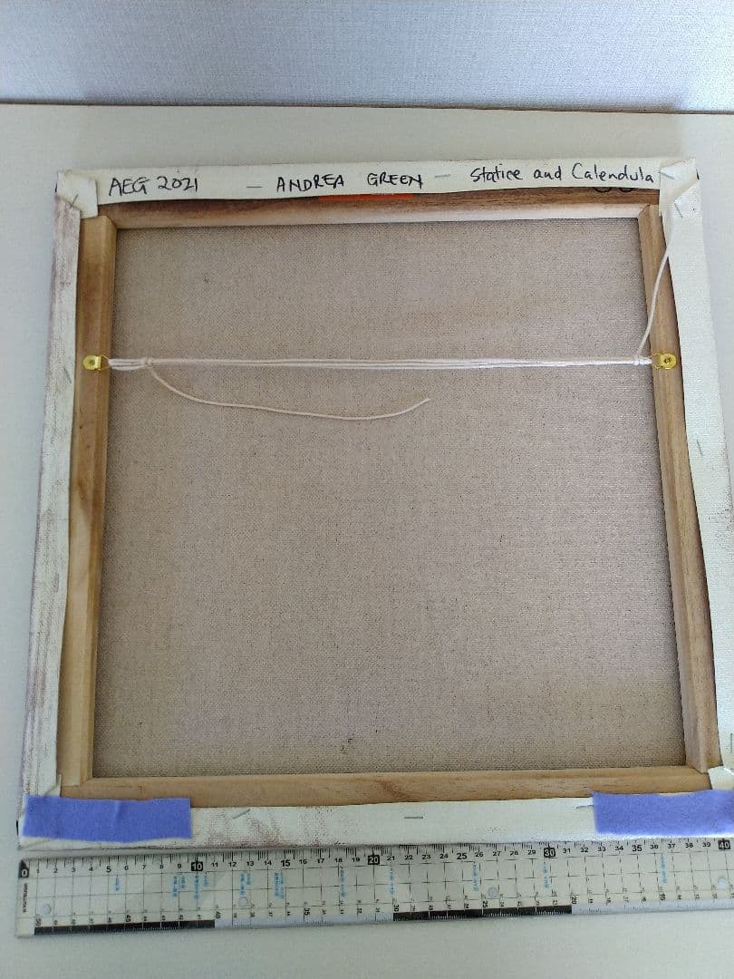 静物画 黒い花瓶 黄色の花