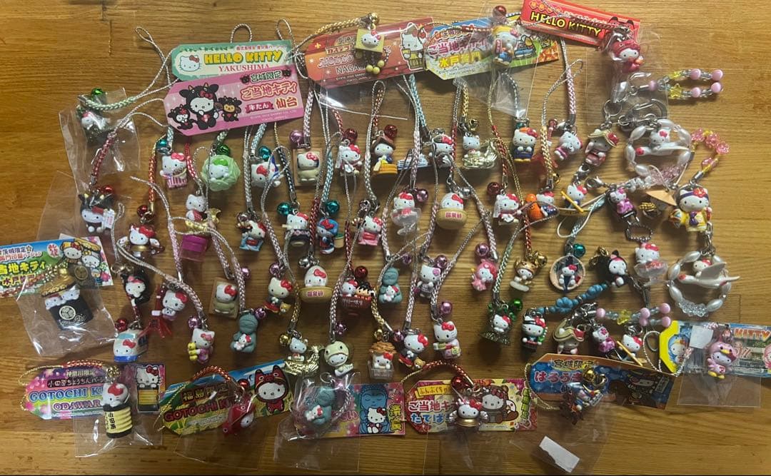 ご当地キティ　まとめ売り　65個セット