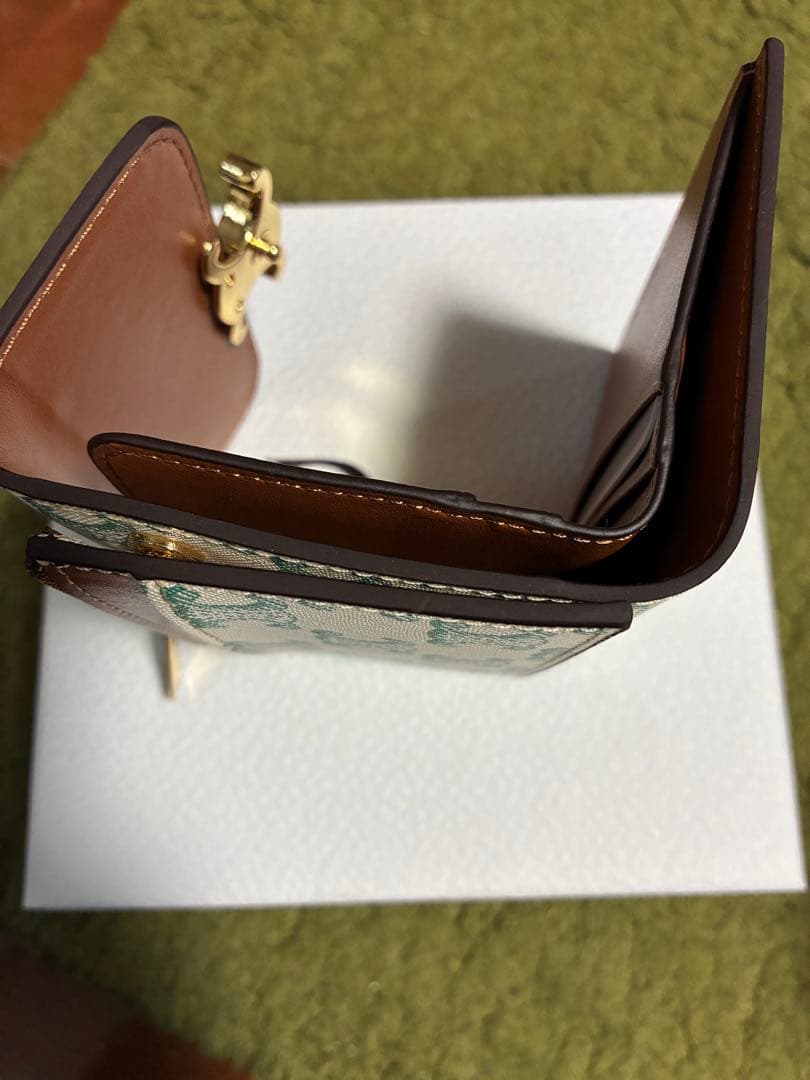 CELINE 入れ付きトリオンフミニ財布