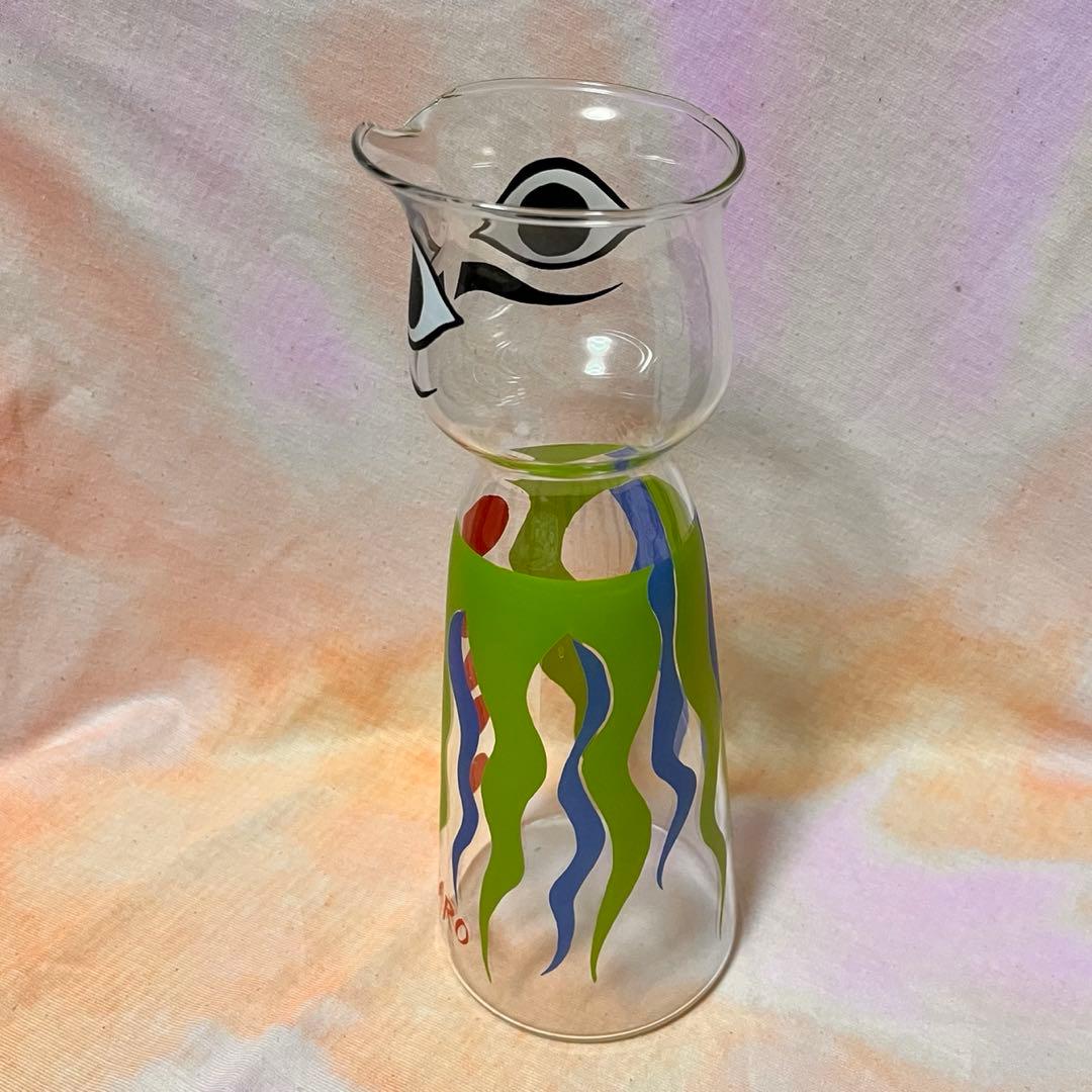 水差し男爵　岡本太郎