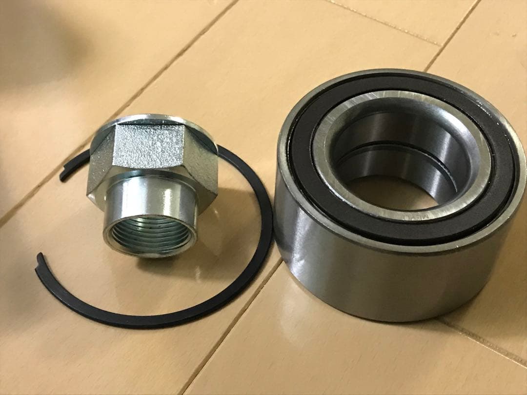 フィアット500 フロント　ホイールハブベアリング