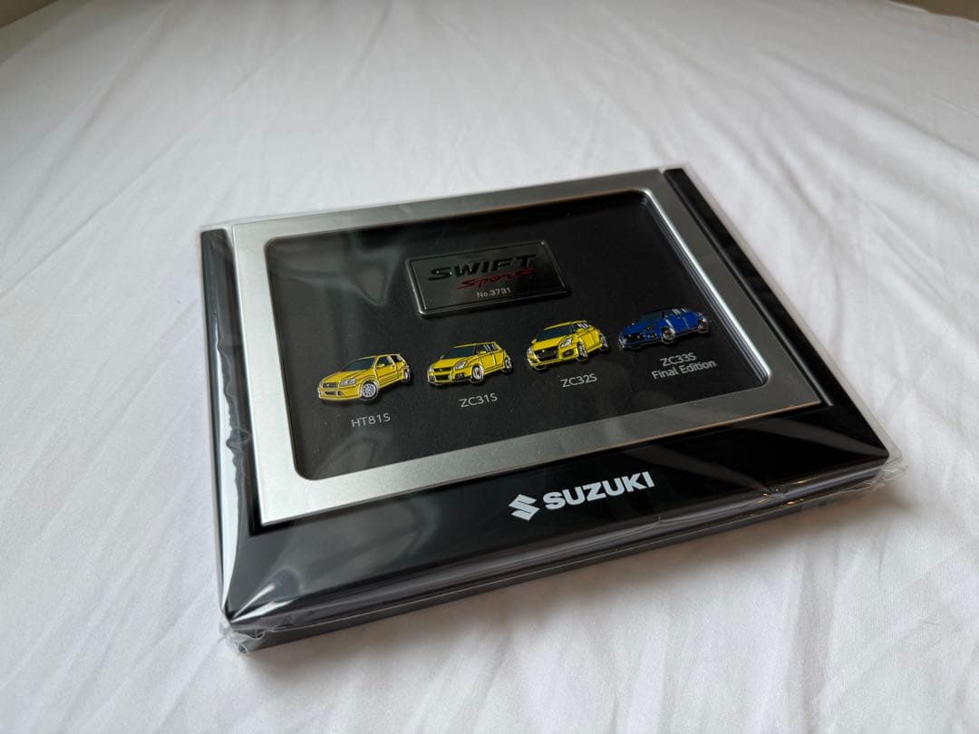 スズキ　スイフトスポーツ　ピンバッジ