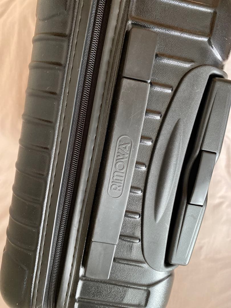 RIMOWA リモワ　希少　2輪　機内持ち込み　マットブラック