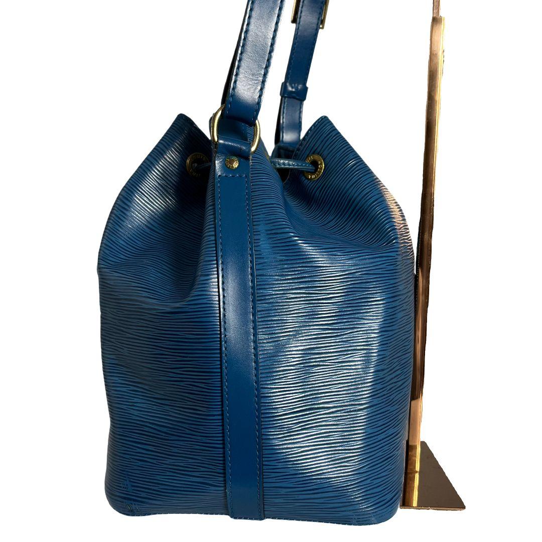 【鑑定済】ルイヴィトン　エピ　プチノエ　ショルダーバッグ　ハンドバッグ　ブルー