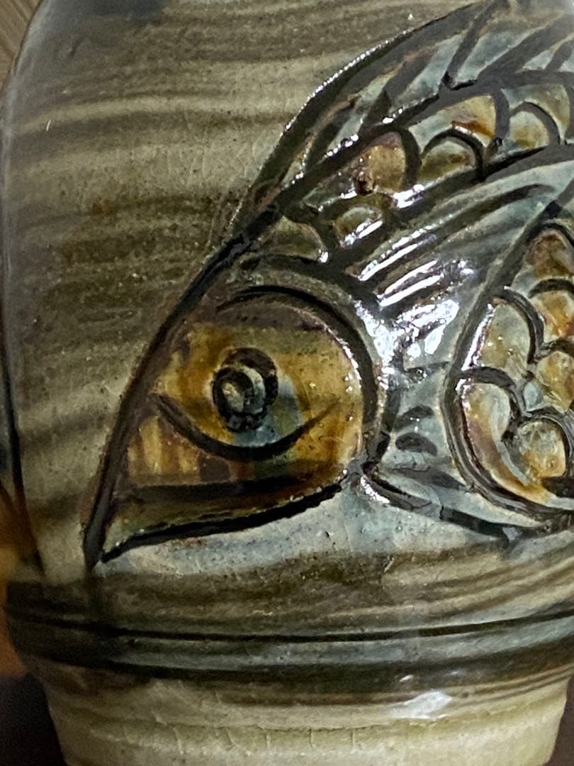 人間国宝 金城次郎 壺屋焼 海老魚文花瓶　沖縄　琉球焼