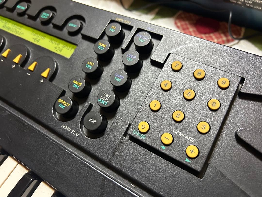 兵庫県神戸市よりYAMAHA EOS YS200 シンセサイザー送料込みです。