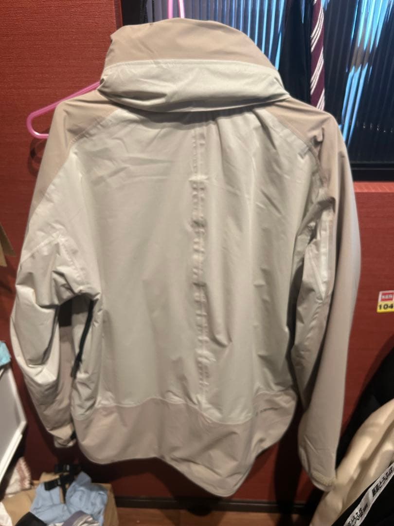 ワークマン　エックスシェルター断熱β プレミアム超透湿防水防寒ジャケット