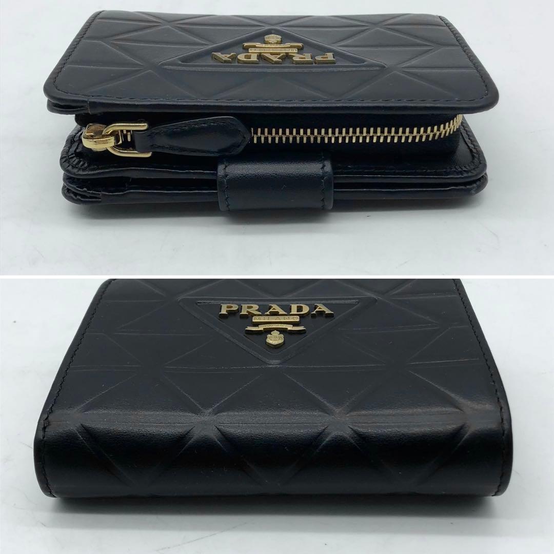 ✨極美品✨プラダ 二つ折り財布 三角ロゴ ゴールド金具 ソフトカーフ レザー 黒