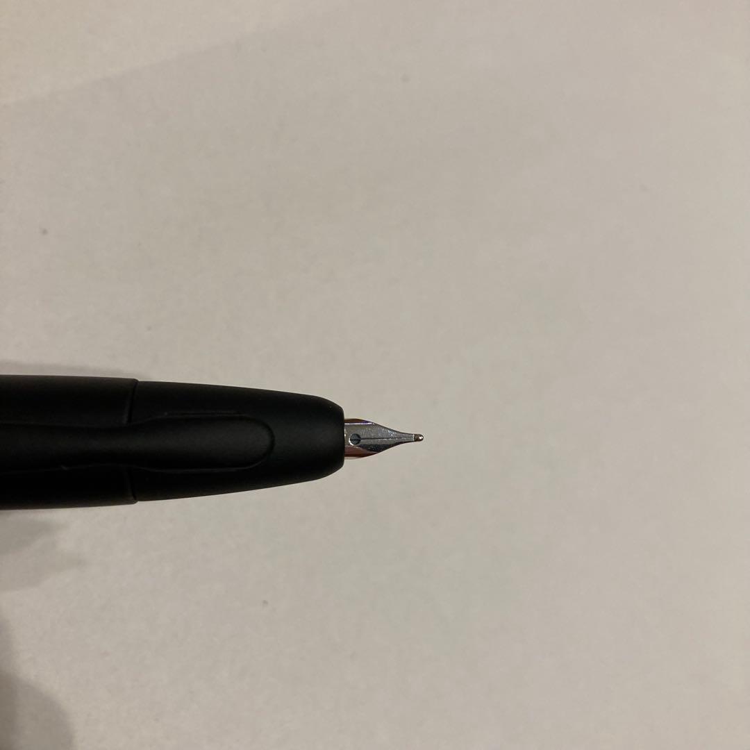 PILOT キャップレス 万年筆 ブラック ニブ（ペン先）M