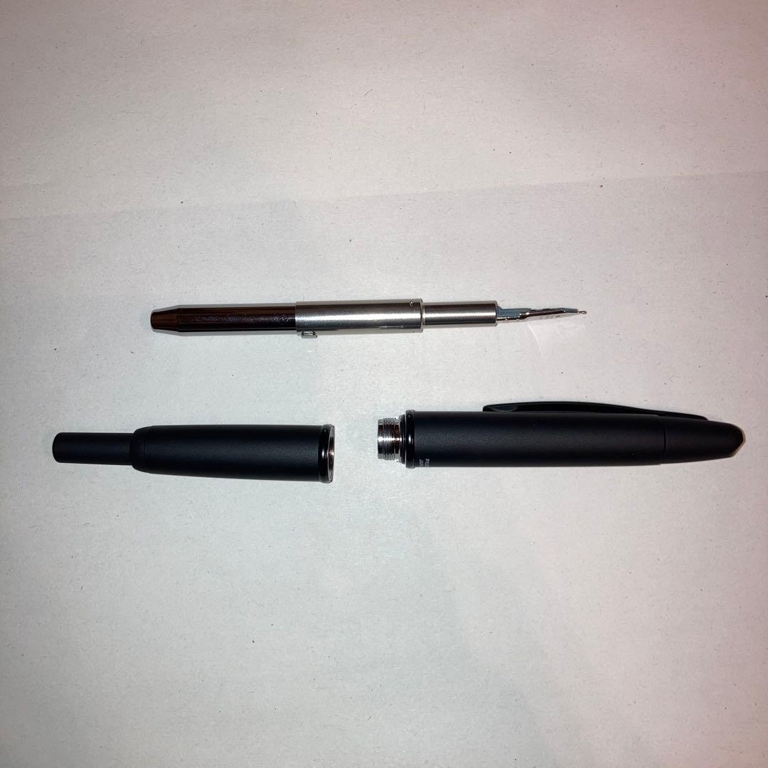 PILOT キャップレス 万年筆 ブラック ニブ（ペン先）M