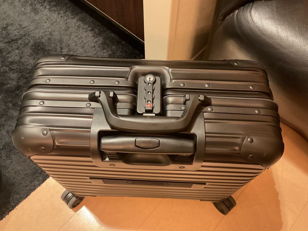 極美品　リモワ　rimowa トパーズ　ステルス　26L