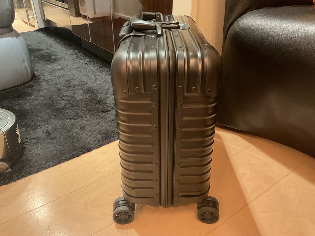 極美品　リモワ　rimowa トパーズ　ステルス　26L