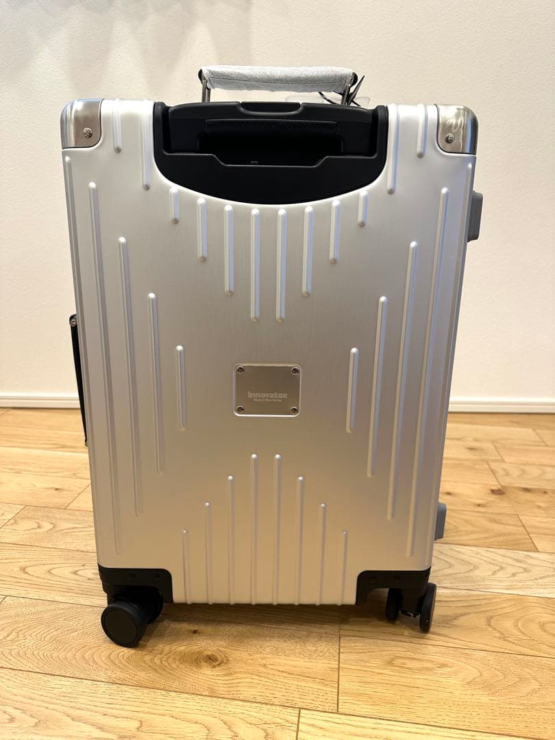 【新品・未使用品】innovator アルミスーツケース 限定色 36L