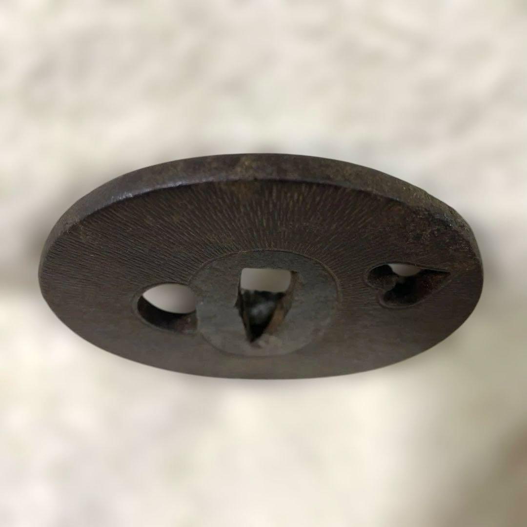B-14 鍔　つば　武具　鉄製　刀装具　アンティーク　美術品　工芸品　木箱付き