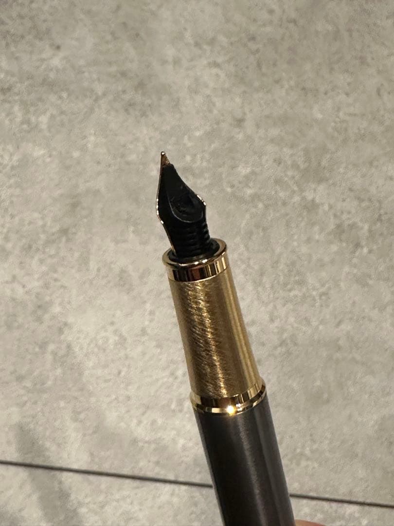 【未使用】プレゼントにParker パーカーIM 万年筆 ブラック レザーケース