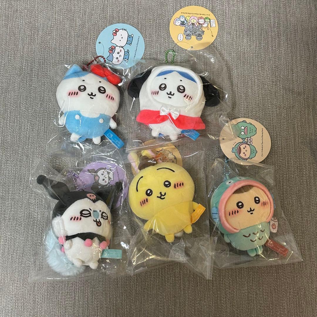 ちいかわ　サンリオ　プチミニマスコット　ハチワレ　うさぎ　モモンガくりまんじゅう