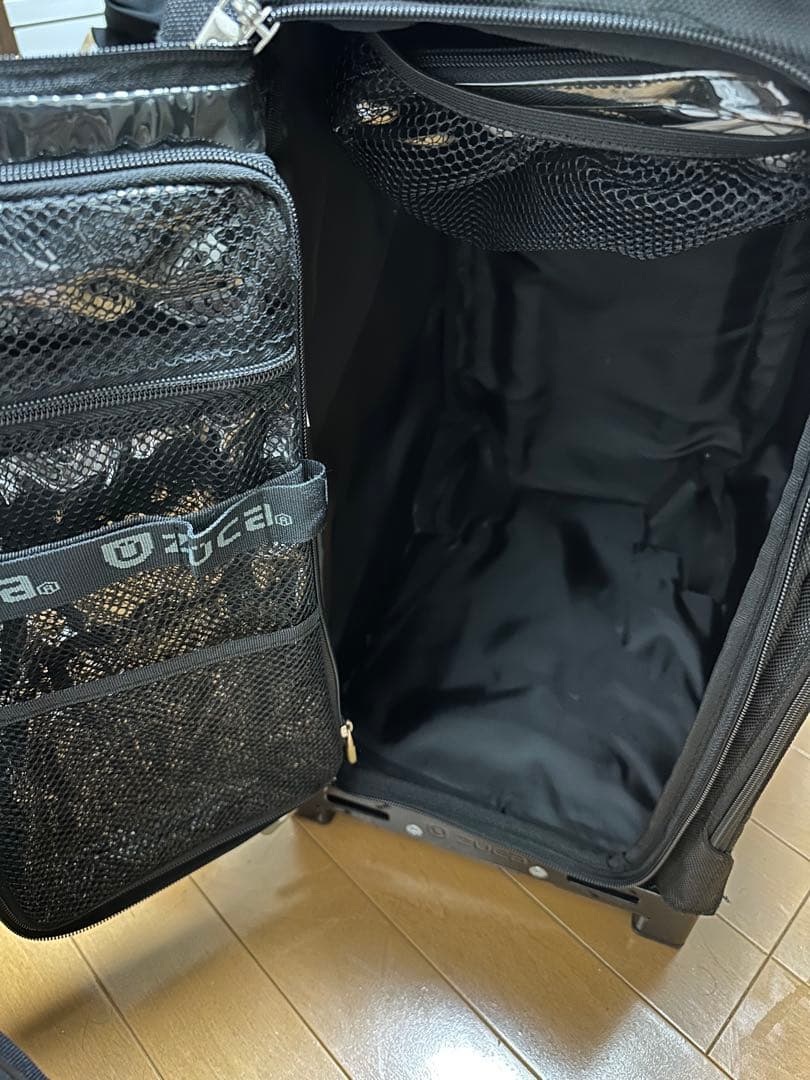 r  ZUCA PRO Travel ズーカ 座れる キャリーケース