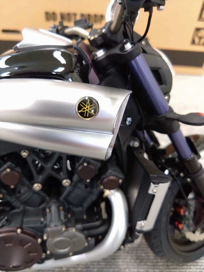 hpi-racing VMAX1700 1:6スケールモデル