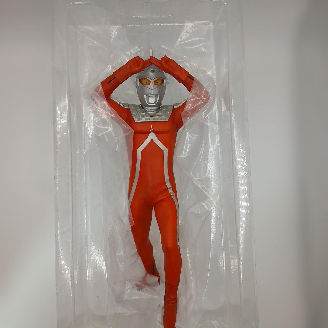 ウルトラマンセブン　ソフビ　フィギュア　大怪獣シリーズ　エメリウム光線ポーズ