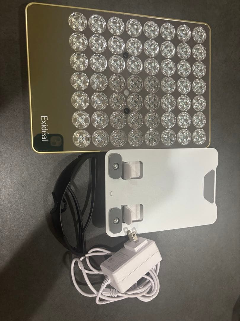 Exideal Deux LED美顔器 充電器・サングラス付き