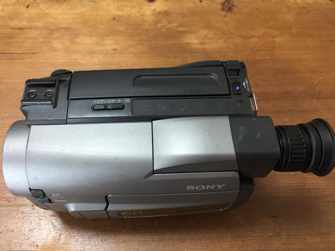 撮影再生ダビングOK　SONY　CCD-TRV513　付属品有　Video8