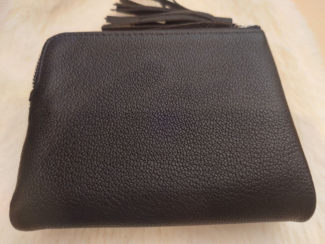 perche 　 マルチスタッズがま口二つ折りウォレット