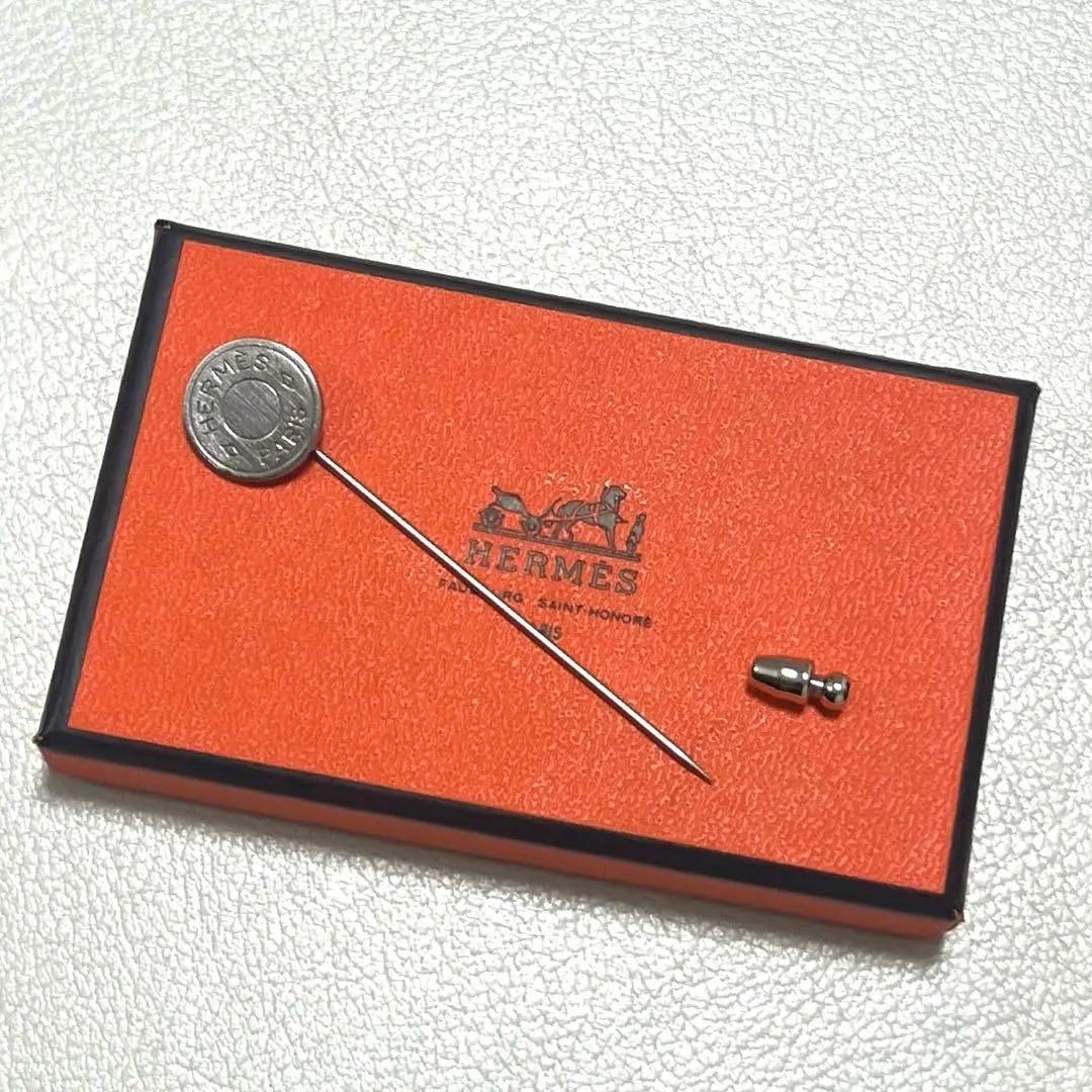 【新品、箱付き】HERMES セリエ ピンブローチ