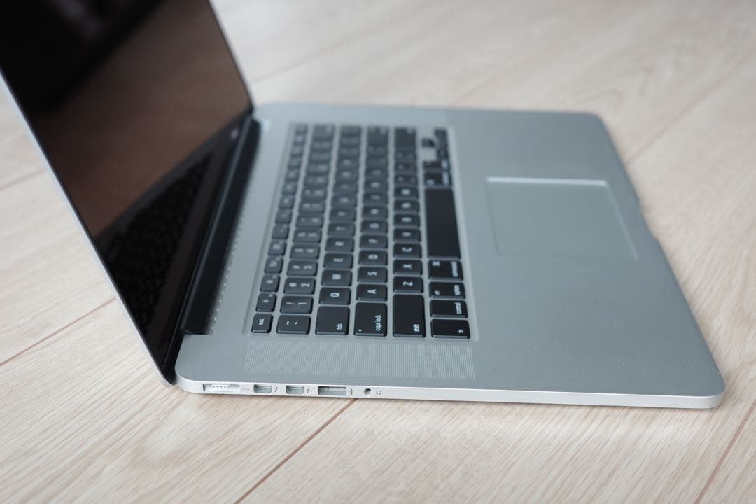 【Apple】MacBookPro 15インチ【動作確認済・箱付】