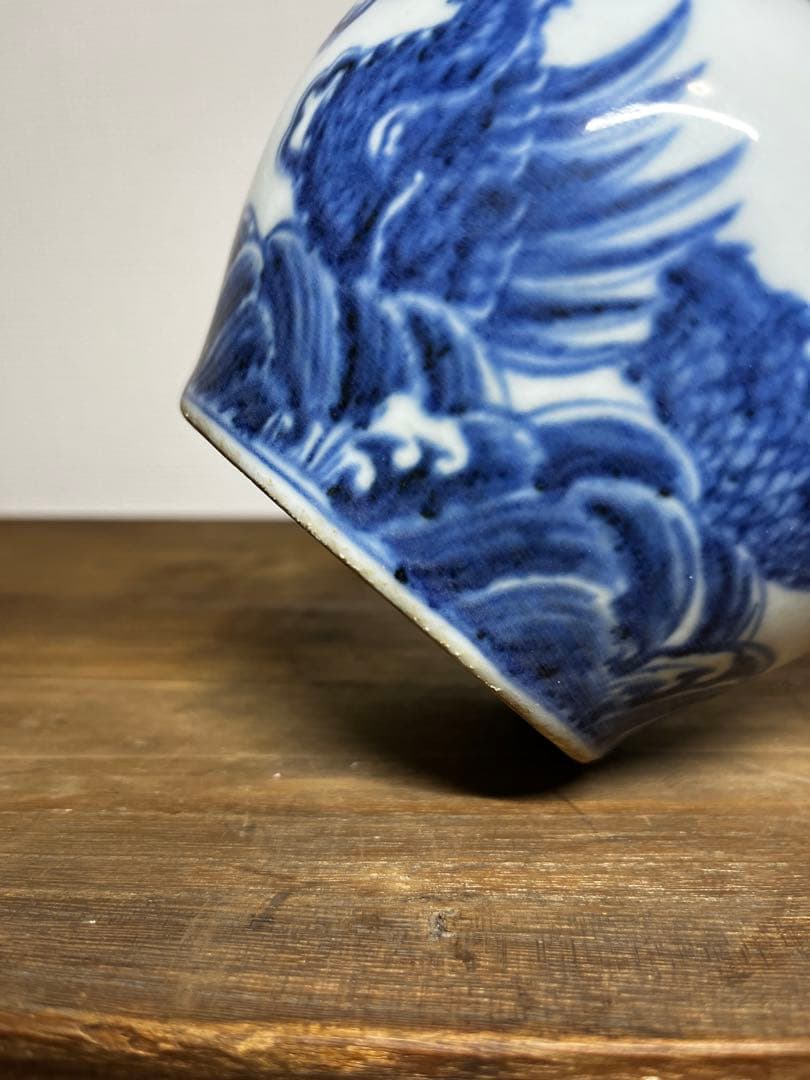 明時代　染付海水龍文壺　大明宣徳年製在銘　明