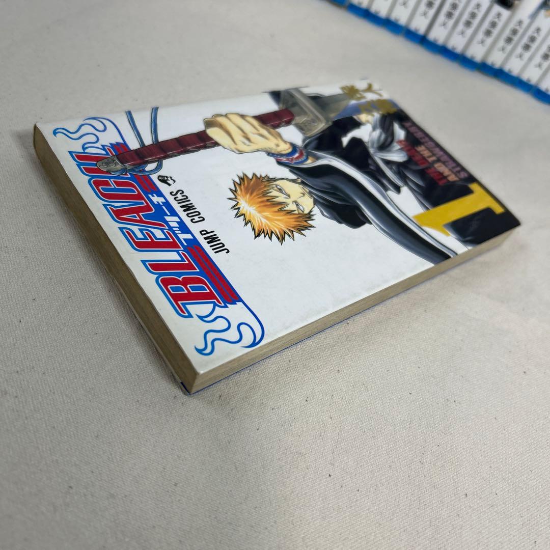 【匿名配送】　BLEACH ブリーチ 1〜74巻　全巻セット　一巻初版