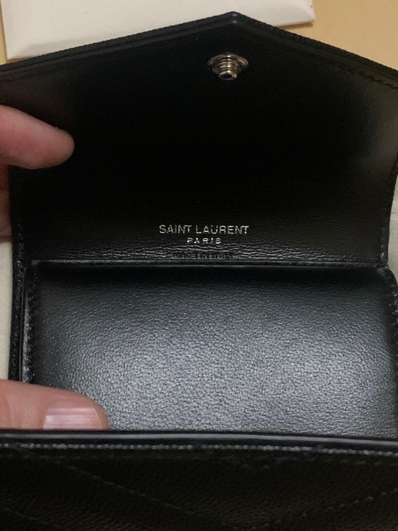 【新品】サンローラン　ブラック 三つ折り財布　シルバー金具　キャビアスキン