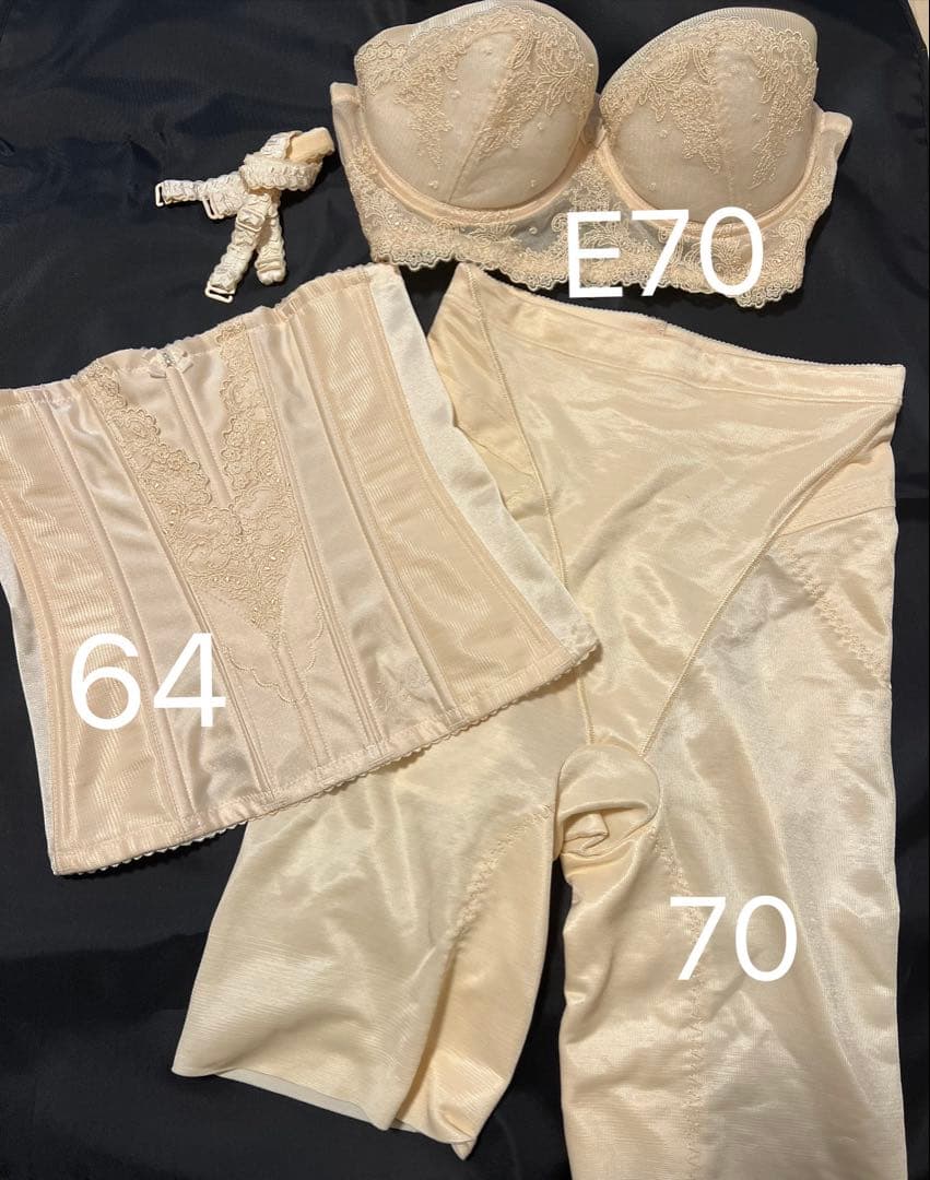 FOUR SIS & CO. ブライダルインナー E70