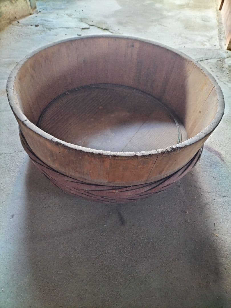 送料込み　レトロ巨大桶　商品説明必読を