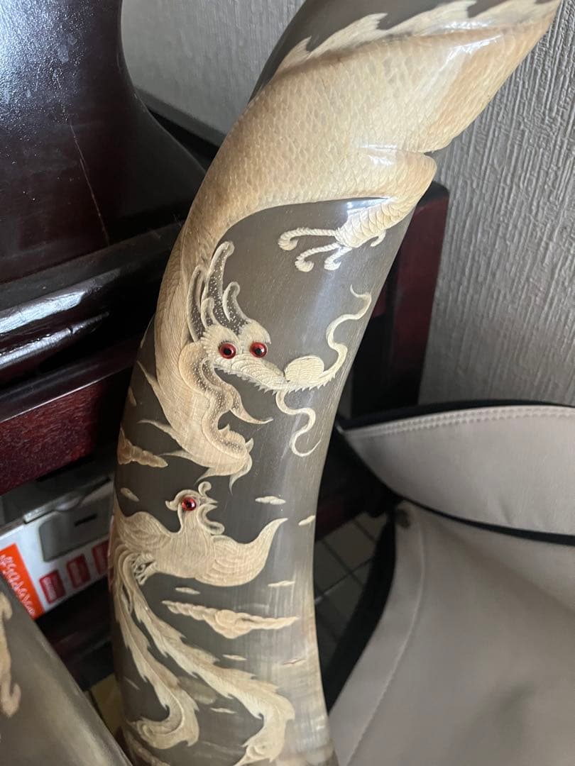 水牛の角 彫刻 龍 ドラゴン 朱雀 神鳥 置物 縁起物