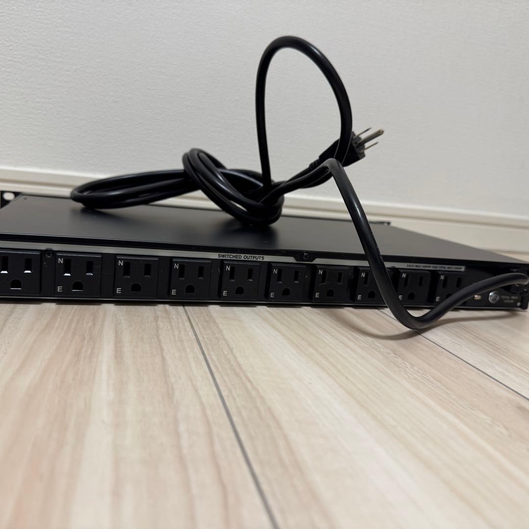 TASCAM AV-P250 電源コンディショナー