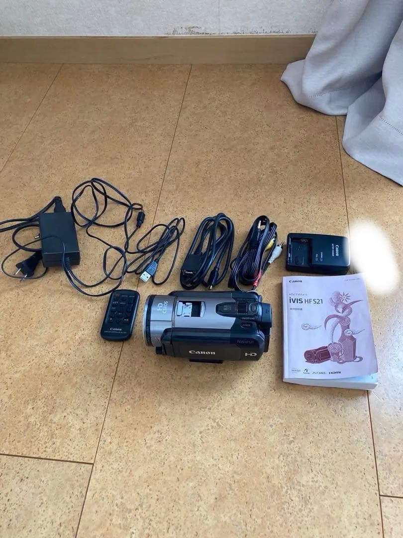d*9様 Canon IVIS HF S21 ビデオカメラ 本体
