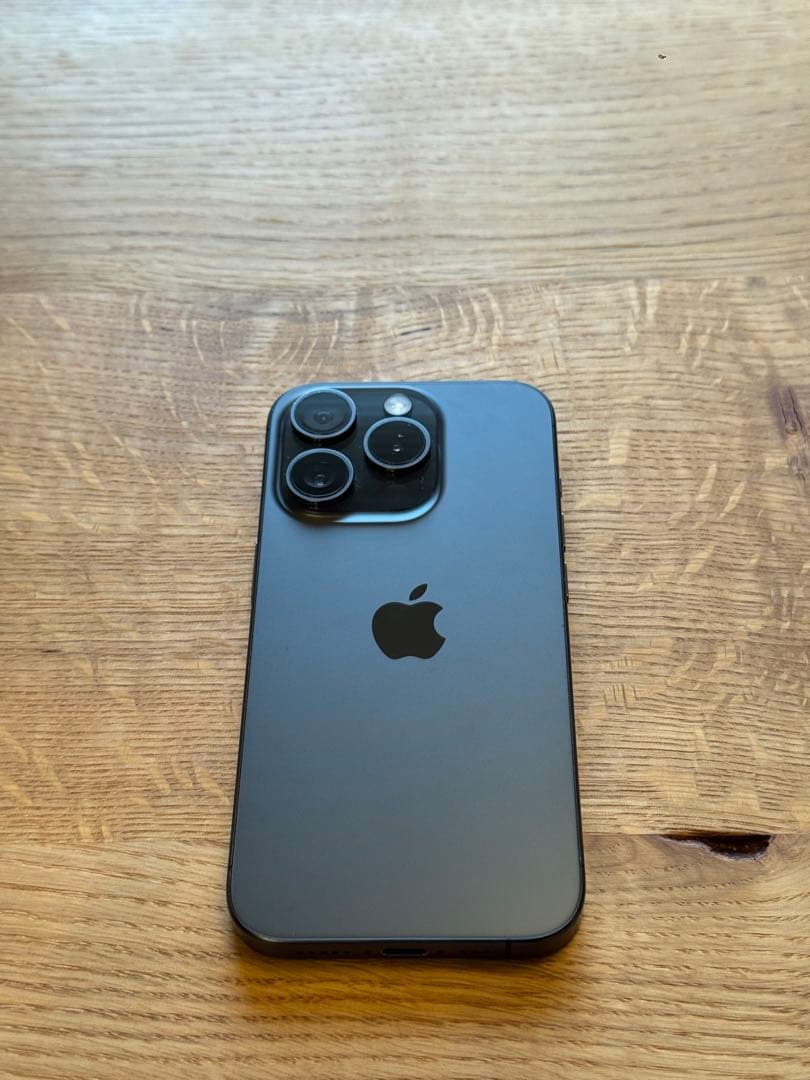 【美品】iPhone 15 Pro 256GB ブラック SIMフリー
