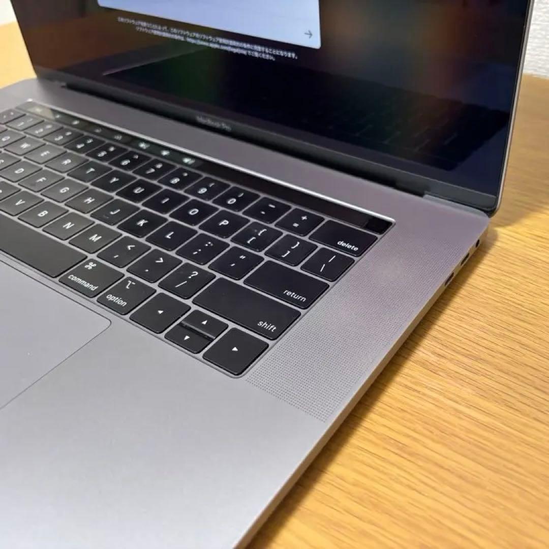 Apple MacBook Pro 15インチ 2018 USキーボード　箱付き
