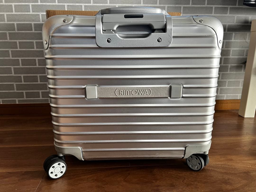 付属品完備　RIMOWAリモワ トパーズ(オリジナル) コンパクト シルバー