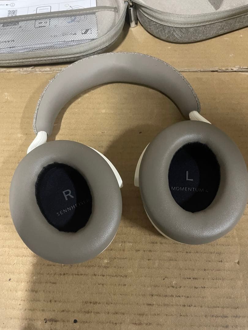 ゼンハイザー　ワイヤレスヘッドホン MOMENTUM 4 ホワイト