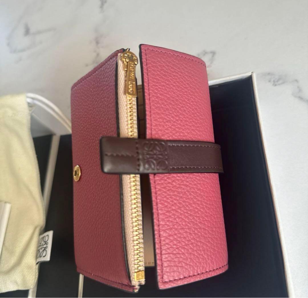 新品未使用！LOEWE ヴァーティカルウォレット　財布