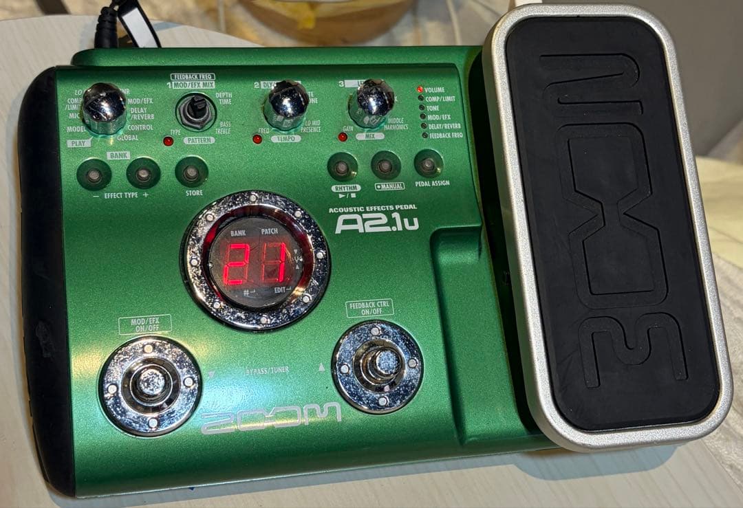 ZOOM A2.1u マルチエフェクター（アダプター付きません）