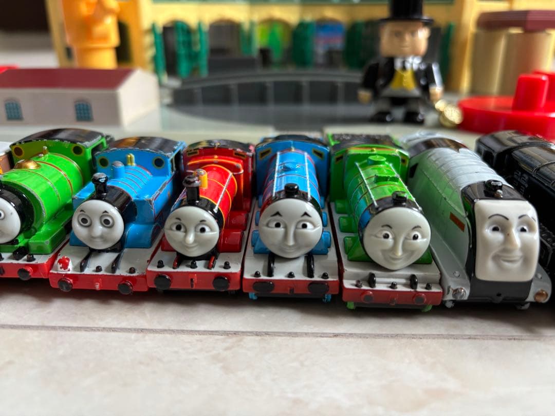 トミカ　機関車トーマス　ティドマス機関庫　操車場