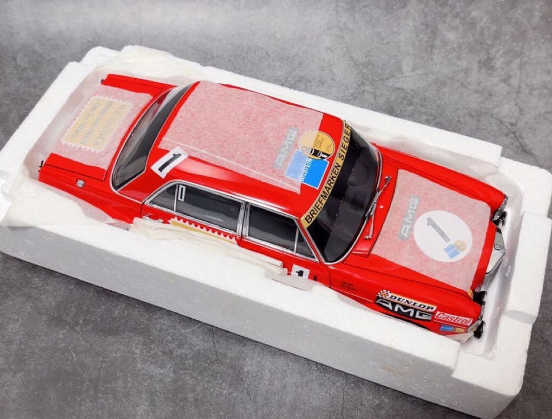 ミニチャンプス 1/18 ベンツ300 SEL 6.8 ADAC 24H