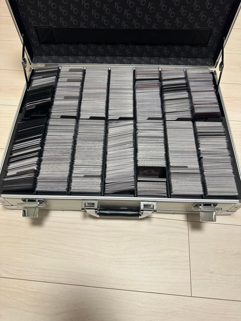 遊戯王引退　レアカード　約16キロ(アタッシュケース込み)