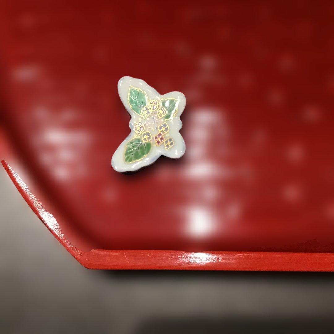 赤い漆器 膳 花柄付き