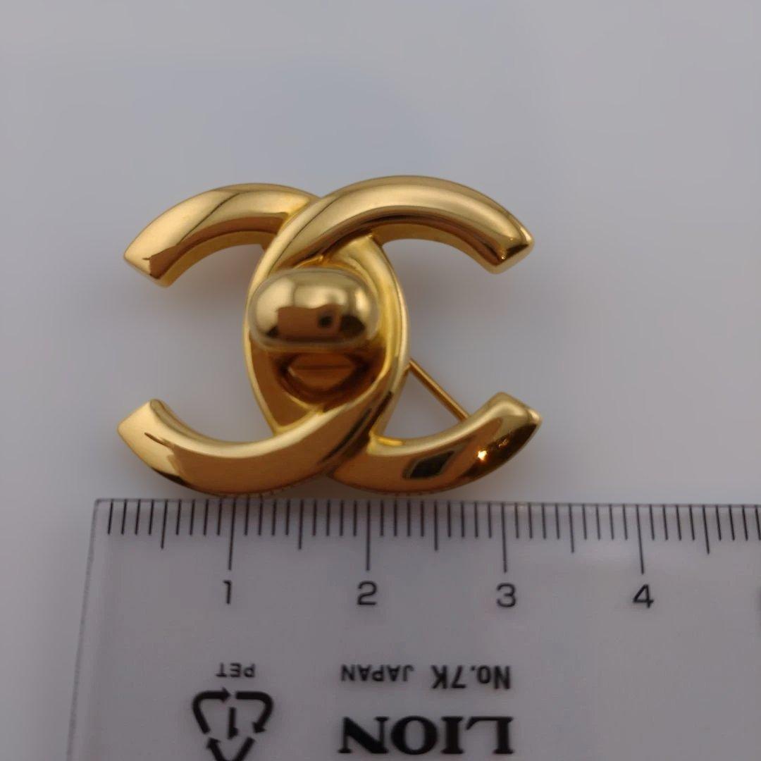 美品CHANELブローチ